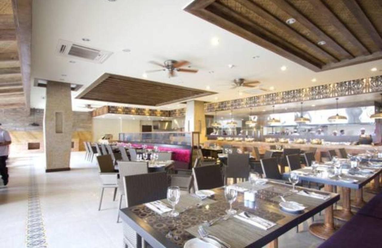 منتجع بيلفيو بنغلاو المظهر الخارجي الصورة The interior of the restaurant