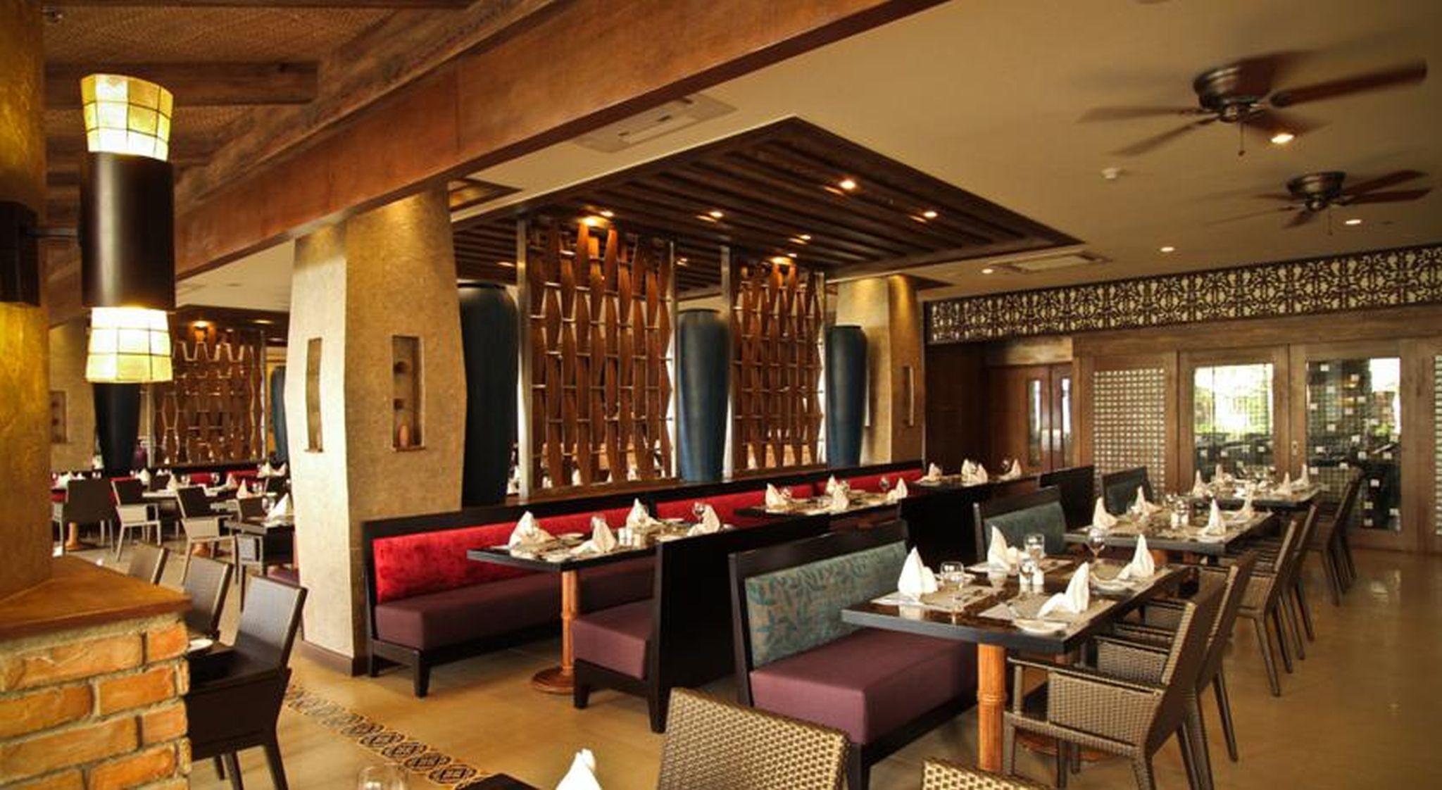 منتجع بيلفيو بنغلاو المظهر الخارجي الصورة The interior of a restaurant