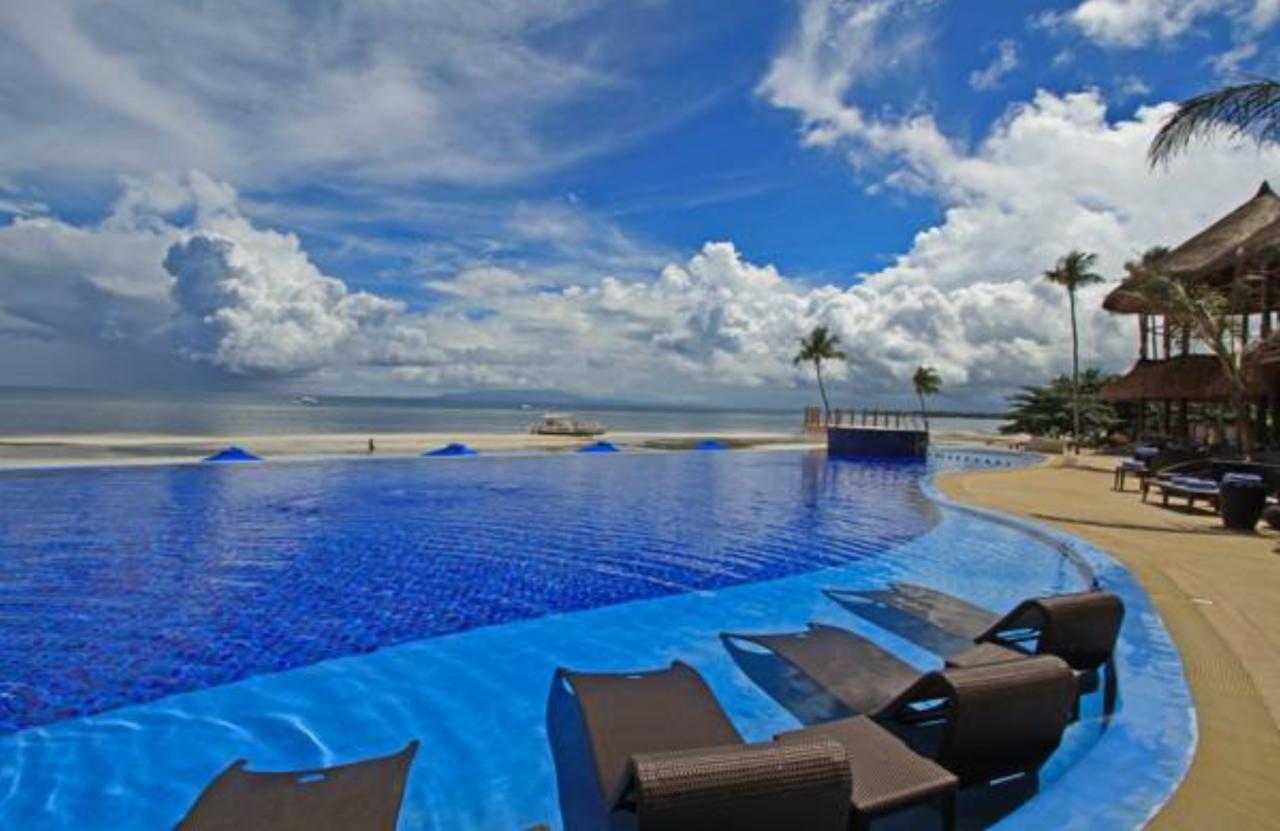 منتجع بيلفيو بنغلاو المظهر الخارجي الصورة Infinity pool at the Shangri-La's Tanjung Rhu Resort, Langkawi, Malaysia