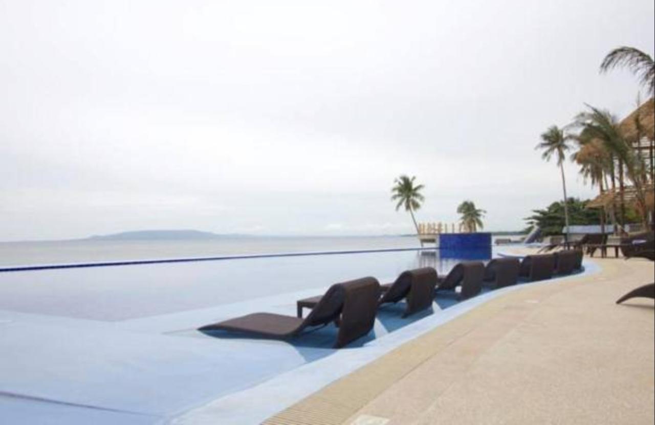 منتجع بيلفيو بنغلاو المظهر الخارجي الصورة Infinity pool at the Shangri-La Tanjung Rhu, Malaysia